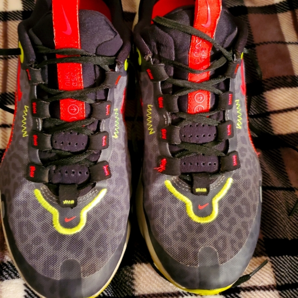 Nike Escape